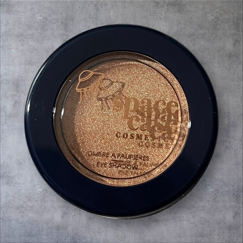 Space Case Cosmetics Eye Shadow, “Gold Base” - Picture 4 of 5
